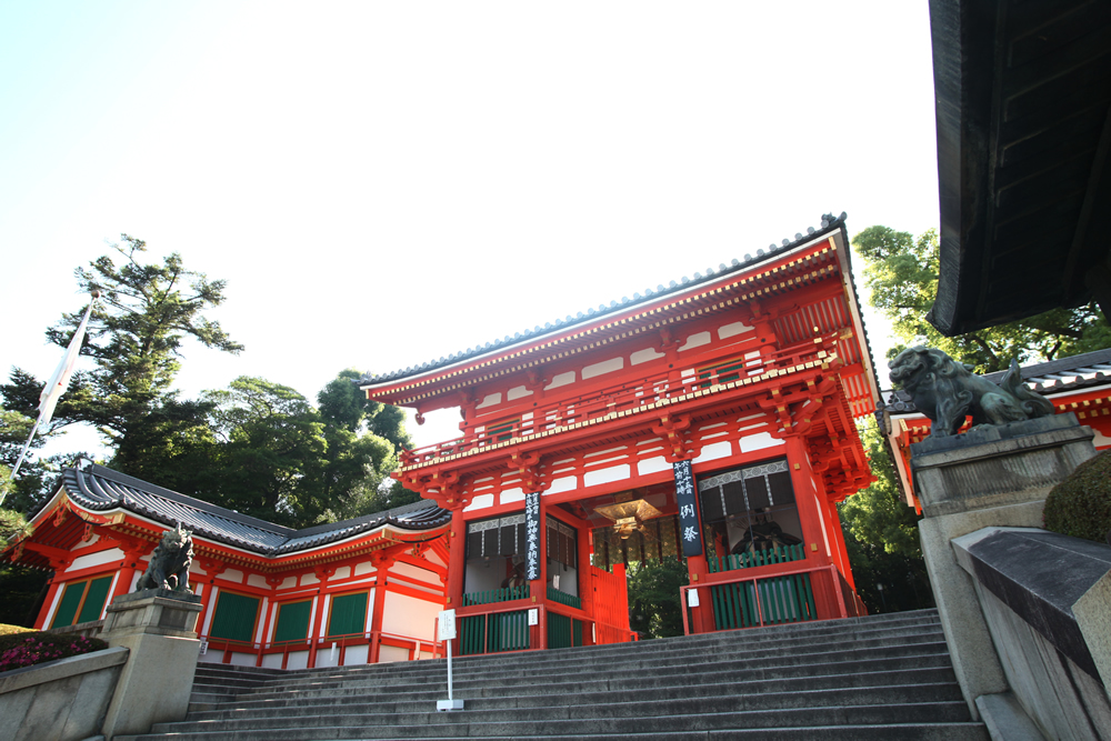 八坂神社 京都 神社挙式 結婚式はプライベートサロン 祇園町屋 ミリアへ